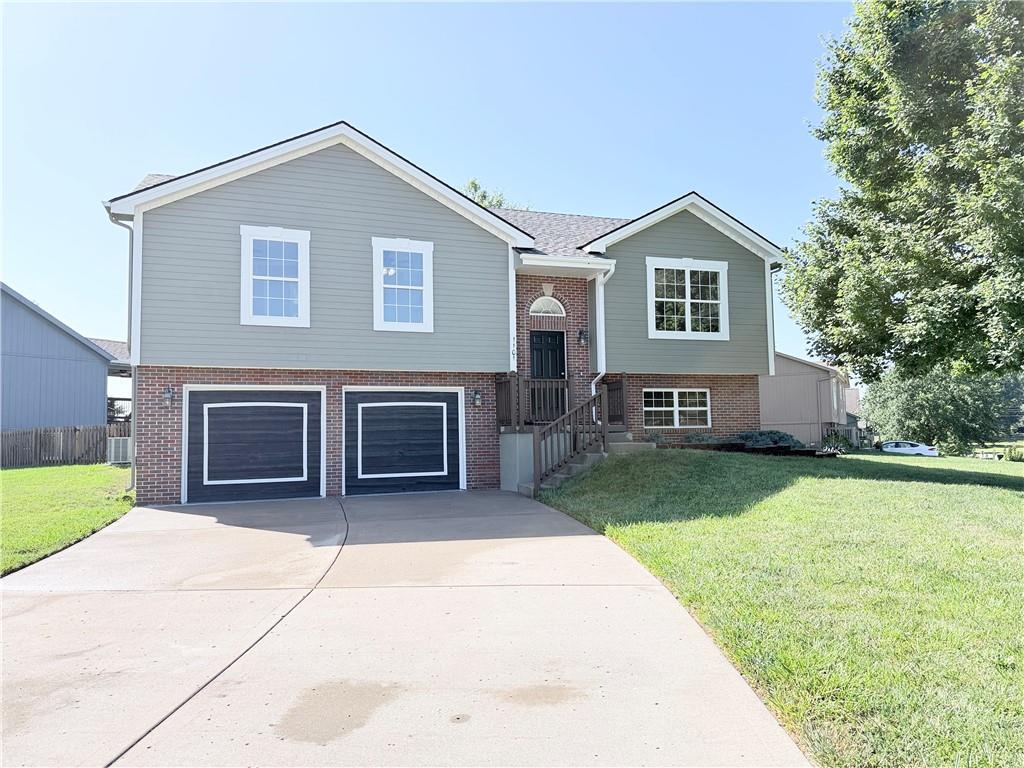 Homes for sale in Kearney, MO | 1101 E 18th St, Kearney, MO 64060 | MLS# 2632134