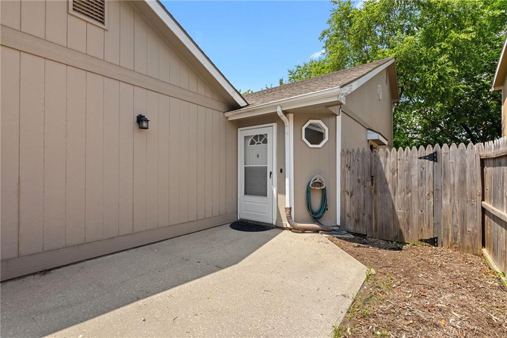 2nd image of 517 Eldridge St, Lawrence, KS 66049 | MLS# 2632139