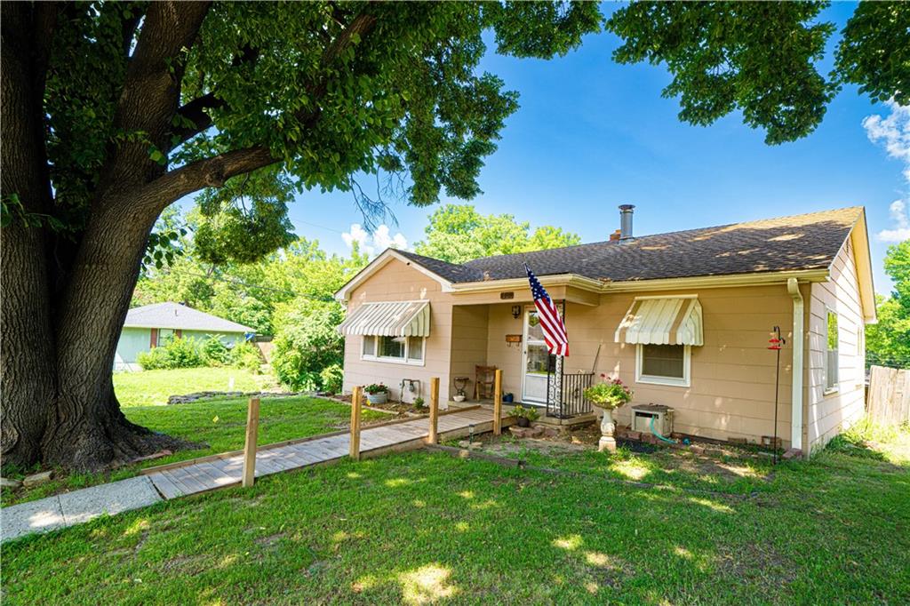 1st image of 1501 S 20th St W, St Joseph, MO 64507 | MLS# 2632141