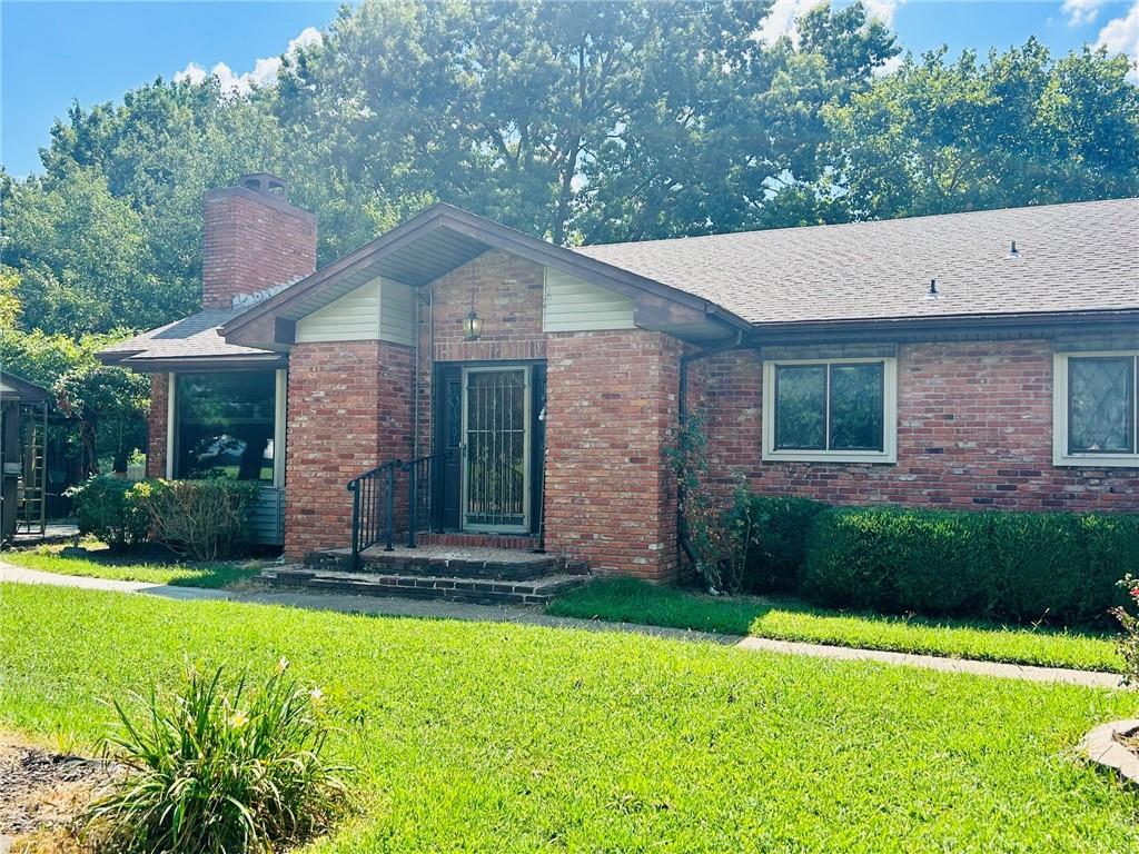 2nd image of 108 Crestview Dr, Parsons, KS 67357 | MLS# 2632144