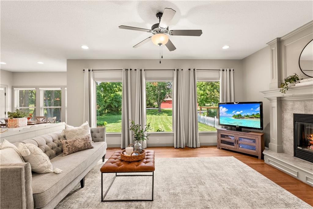 3rd image of 1824 Ne Woodview Ln, Lees Summit, MO 64086 | MLS# 2632145