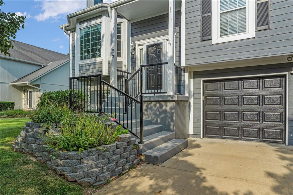 3rd image of 1073 N Logan St, Olathe, KS 66061 | MLS# 2632159