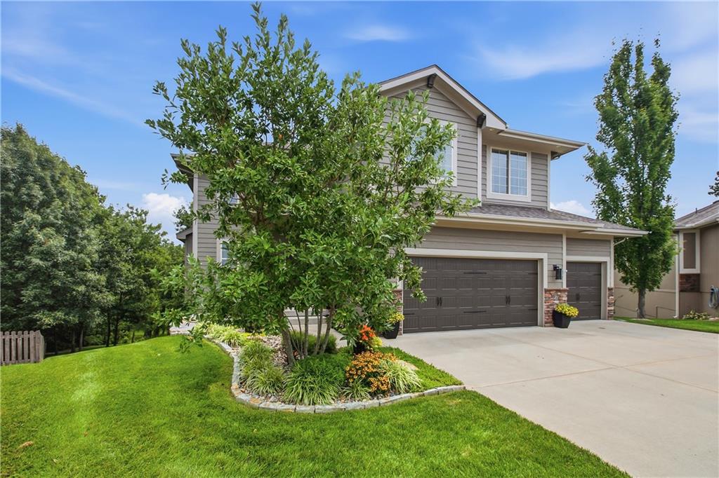 2nd image of 1021 Se Scarlet Ct, Blue Springs, MO 64014 | MLS# 2632187