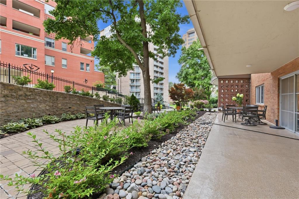 44th image of 310 W 49 St #101, Kansas City, MO 64112 | MLS# 2632209