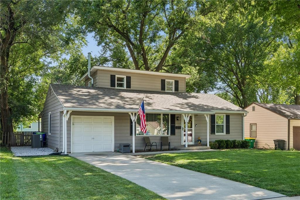 2nd image of 11507 W 69th St, Shawnee, KS 66203 | MLS# 2632298