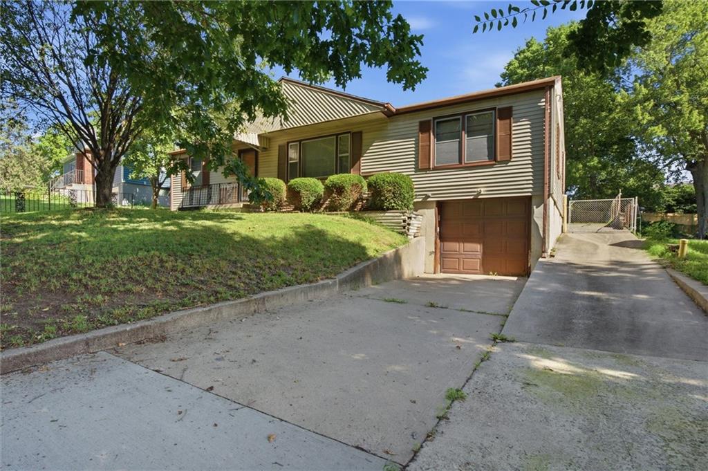 29th image of 3914 Sunrise Dr, Kansas City, MO 64123 | MLS# 2632300