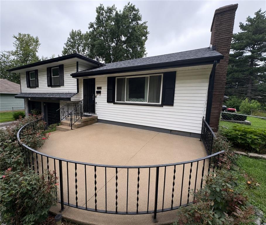 2nd image of 7918 Evanston Ave, Raytown, MO 64138 | MLS# 2632339