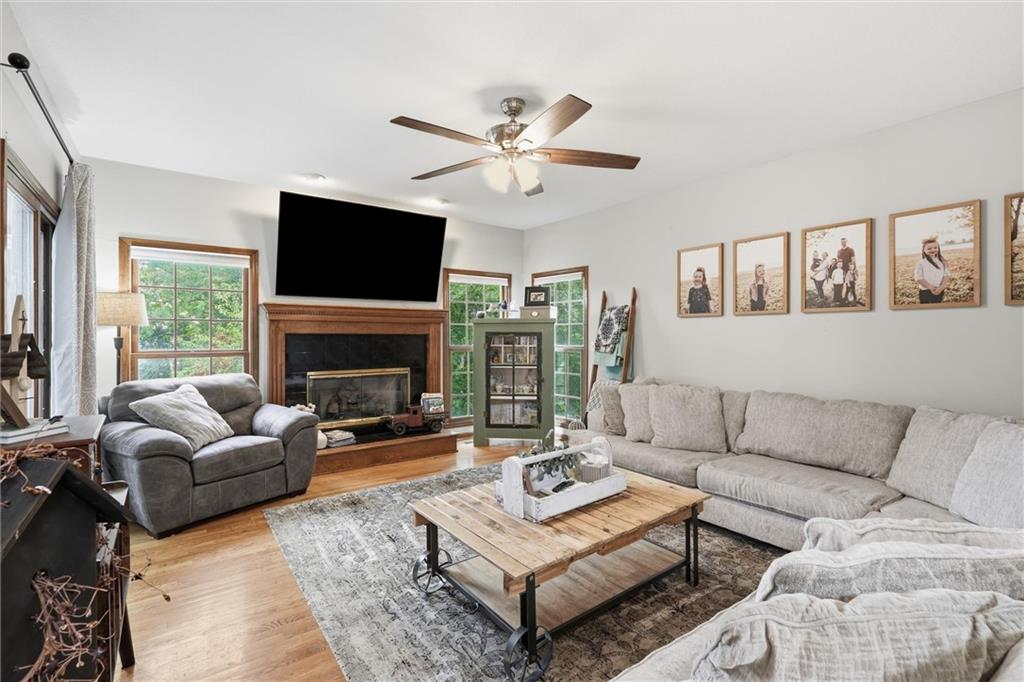 5th image of 809 Cottonwood Pl, Liberty, MO 64068 | MLS# 2632345