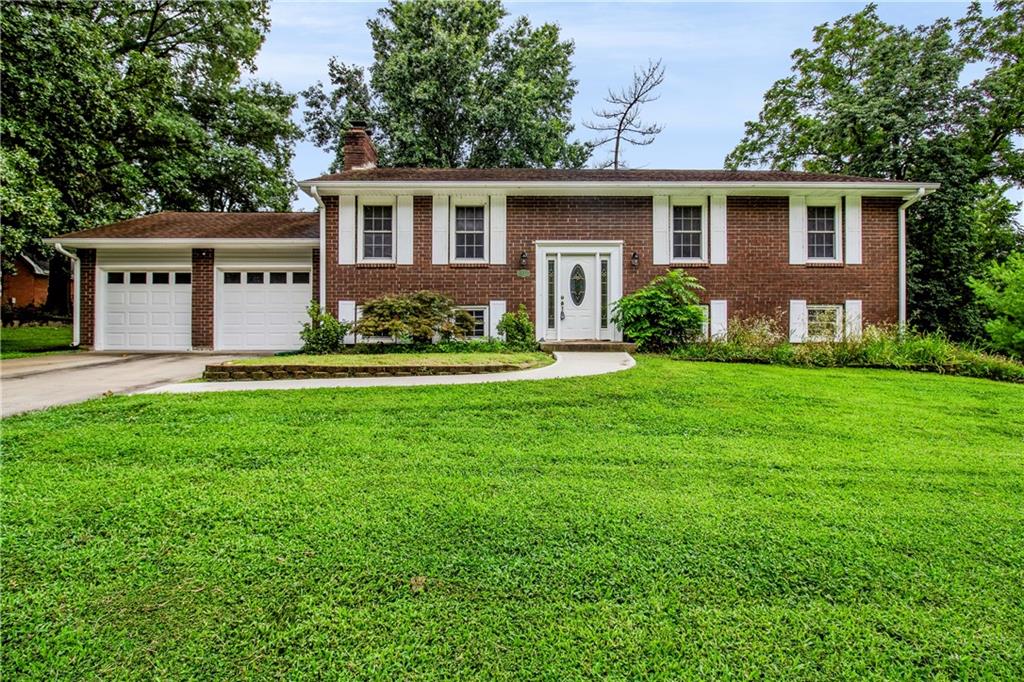 1st image of 15 Circle Dr, Warrensburg, MO 64093 | MLS# 2632369