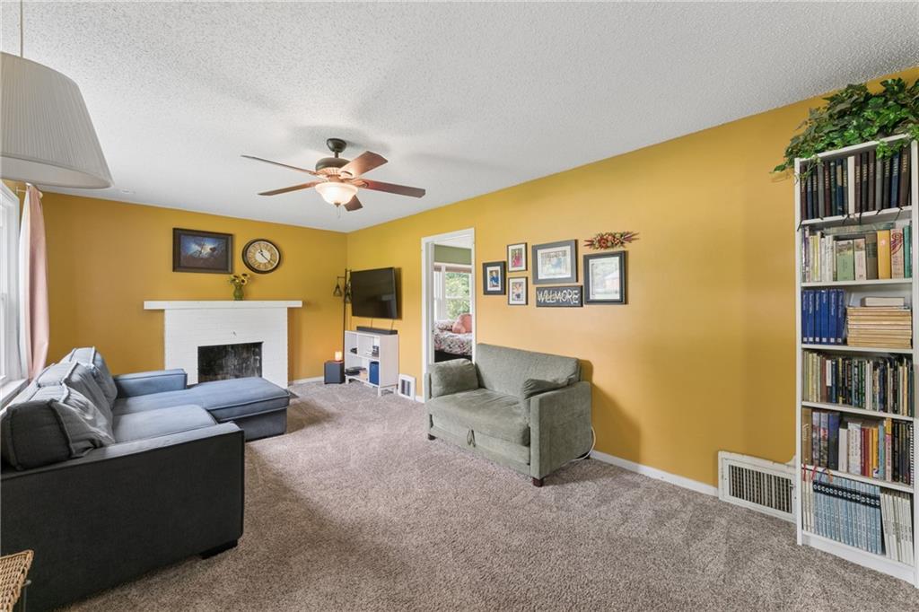 Homes for sale in Raytown, MO | 8001 Blue Ridge Blvd, Raytown, MO 64138 | MLS# 2632379