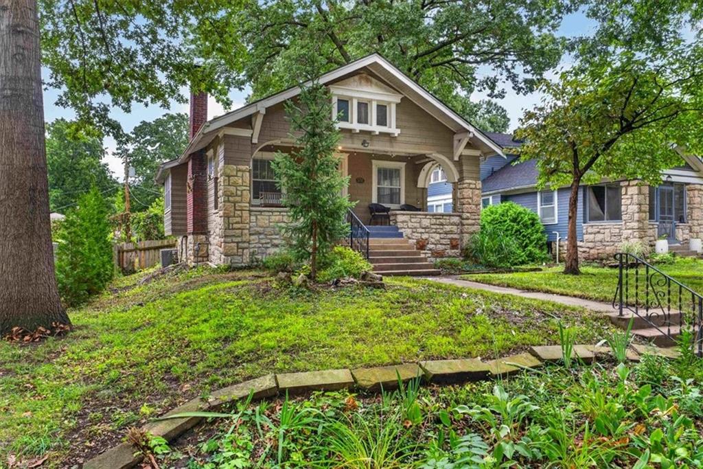 3rd image of 5717 Holmes St, Kansas City, MO 64110 | MLS# 2632381