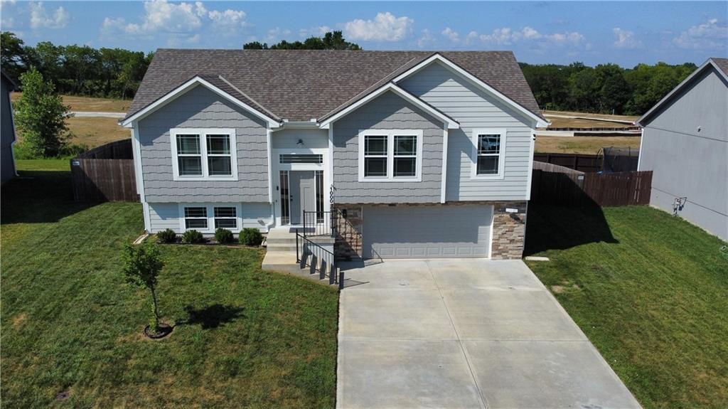 2nd image of 1000 Nw 4th St, Oak Grove, MO 64075 | MLS# 2632389