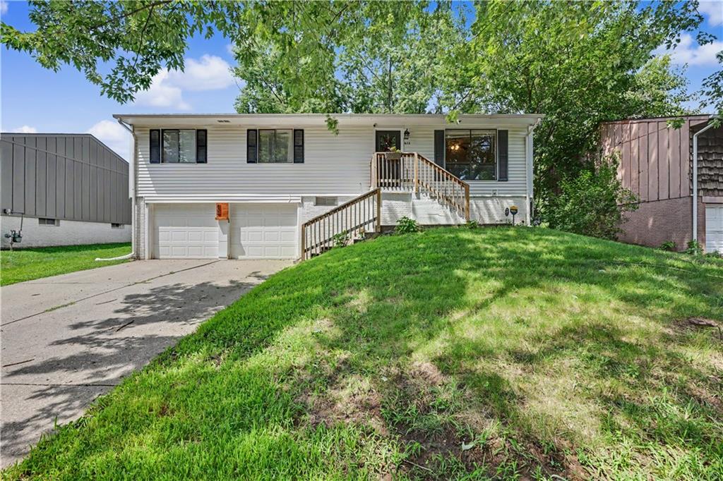 2nd image of 632 N Mohican Dr, Independence, MO 64056 | MLS# 2632397