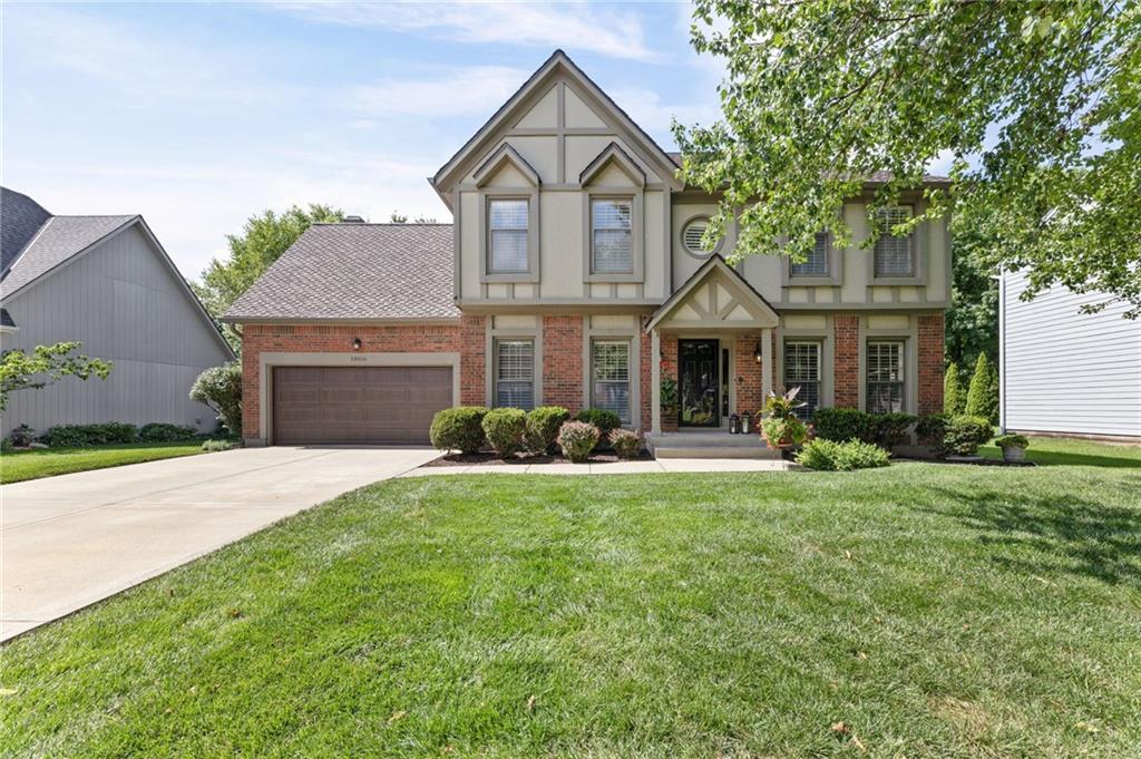 2nd image of 13016 Sherwood Dr, Leawood, KS 66209 | MLS# 2632421