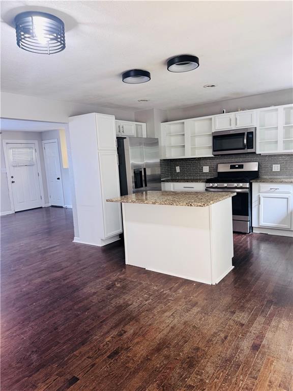 5th image of 11010 N Holmes St, Kansas City, MO 64155 | MLS# 2632429