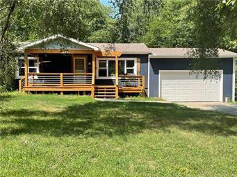 1st image of 11010 N Holmes St, Kansas City, MO 64155 | MLS# 2632429