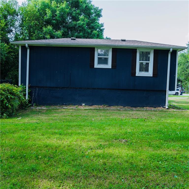 2nd image of 11010 N Holmes St, Kansas City, MO 64155 | MLS# 2632429