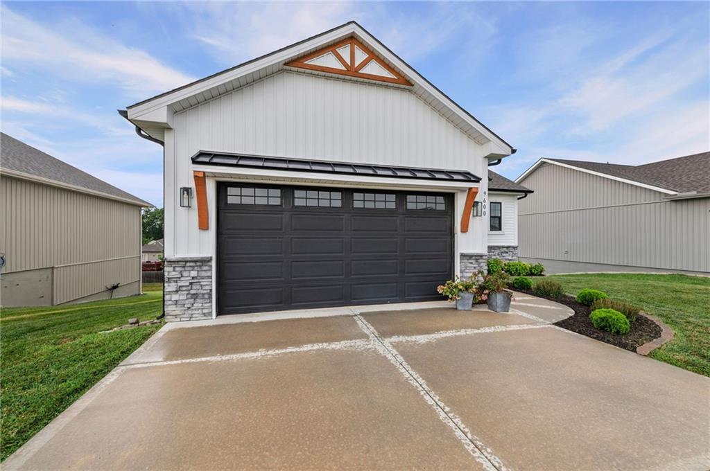 2nd image of 9600 N Lenox Pl, Kansas City, MO 64154 | MLS# 2632451