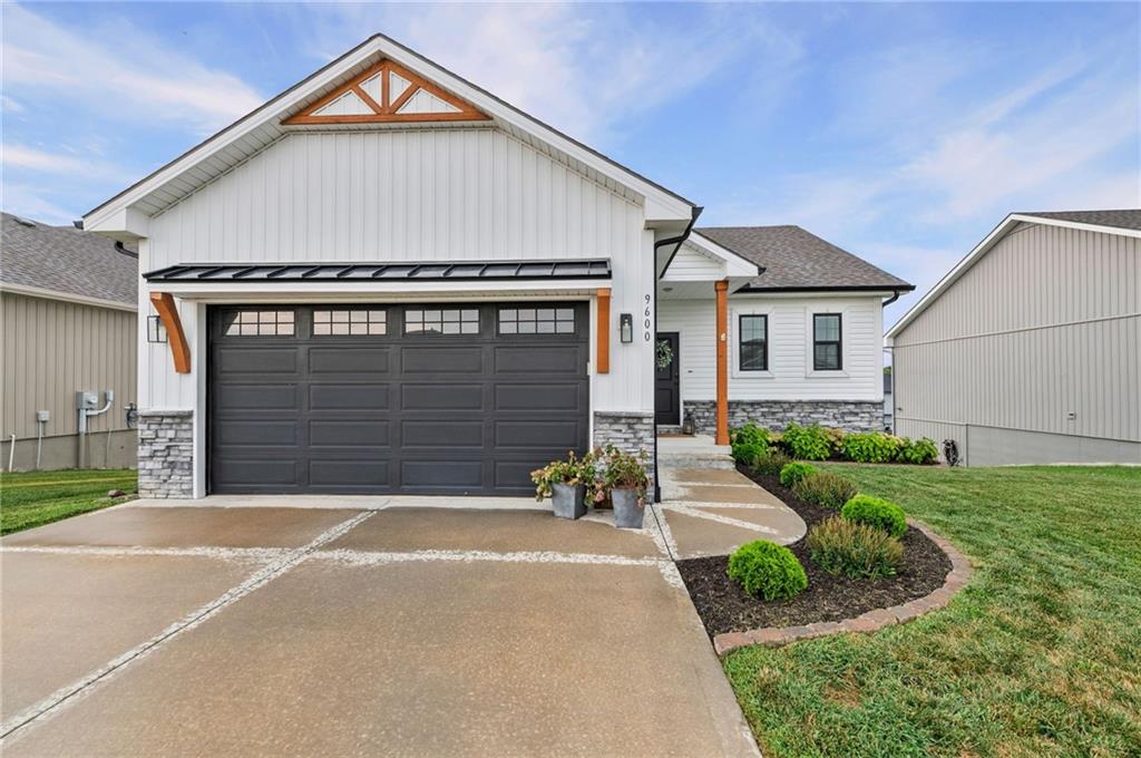 1st image of 9600 N Lenox Pl, Kansas City, MO 64154 | MLS# 2632451