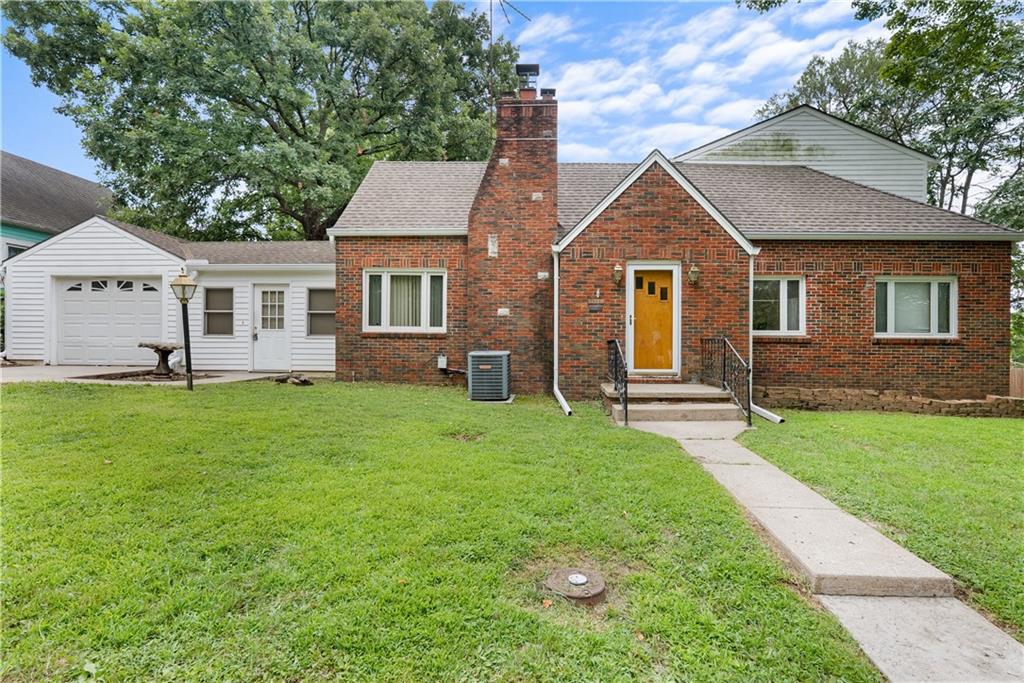 1st image of 11219 Evans St, Sugar Creek, MO 64054 | MLS# 2632453
