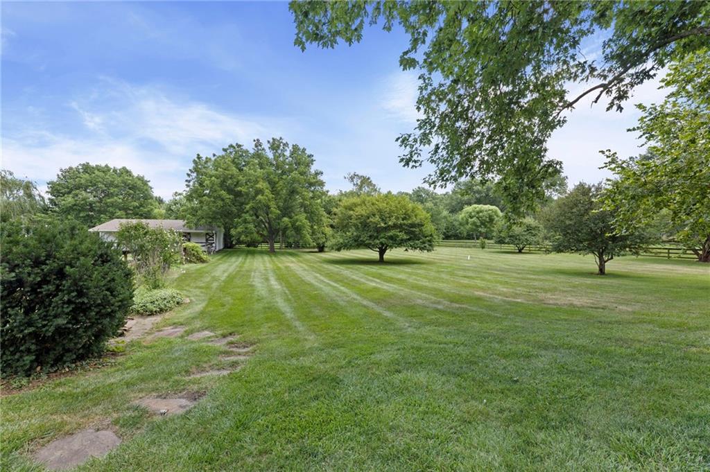 2nd image of 15005 S Rosehill Rd, Overland Park, KS 66062 | MLS# 2632466