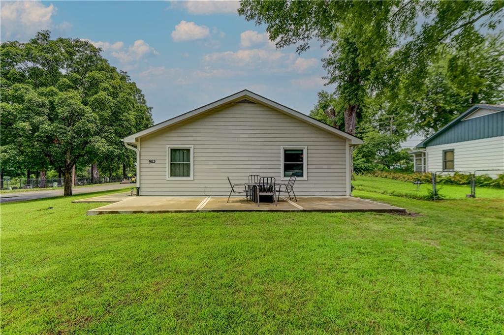 4th image of 902 Birch St, Eudora, KS 66025 | MLS# 2632494