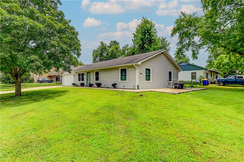 3rd image of 902 Birch St, Eudora, KS 66025 | MLS# 2632494