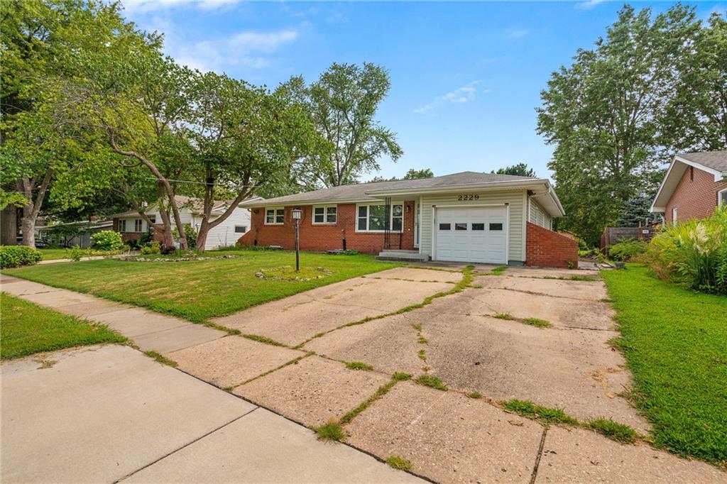 3rd image of 2229 Westchester Rd, Lawrence, KS 66049 | MLS# 2632498