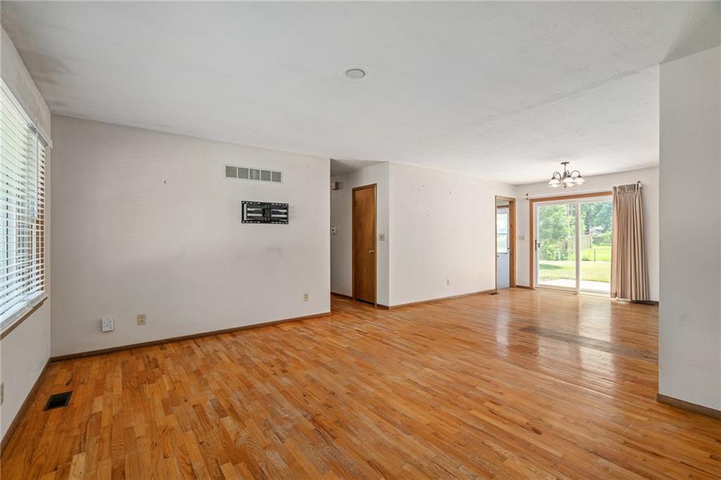 5th image of 2229 Westchester Rd, Lawrence, KS 66049 | MLS# 2632498