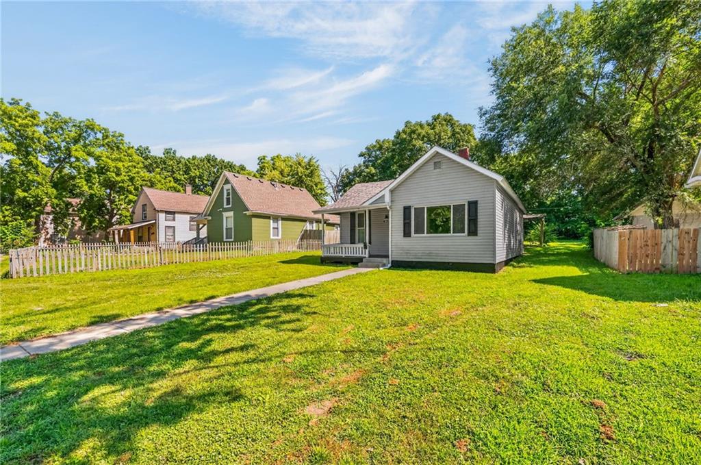 2nd image of 435 Ford Ave, Liberty, MO 64068 | MLS# 2632499