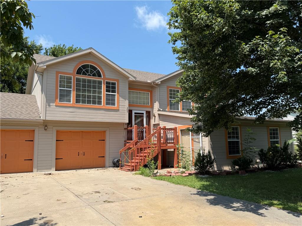 1st image of 205 N Madison St, Spring Hill, KS 66083 | MLS# 2632518