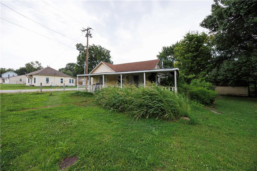 3rd image of 1420 N 4Th St, Neodesha, KS 66757 | MLS# 2632526