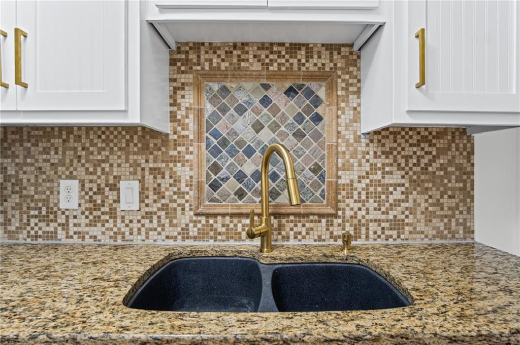 2nd image of 1207 W 45th St #3E, Kansas City, MO 64111 | MLS# 2632542