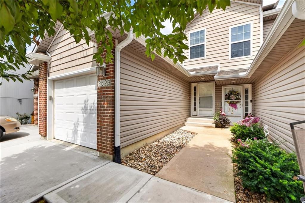 1st image of 3529 Ne Austin Dr, Lees Summit, MO 64064 | MLS# 2632557