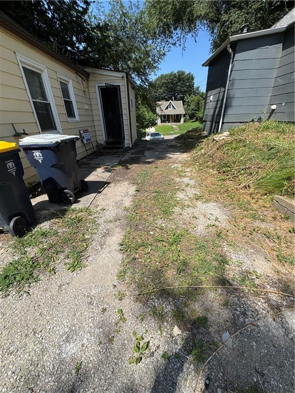 16th image of 445 N Quincy Ave, Kansas City, MO 64123 | MLS# 2632573