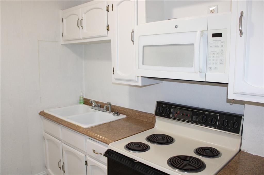 Homes for sale in Pittsburg, KS | 515 E Jackson St, Pittsburg, KS 66762 | MLS# 2632578