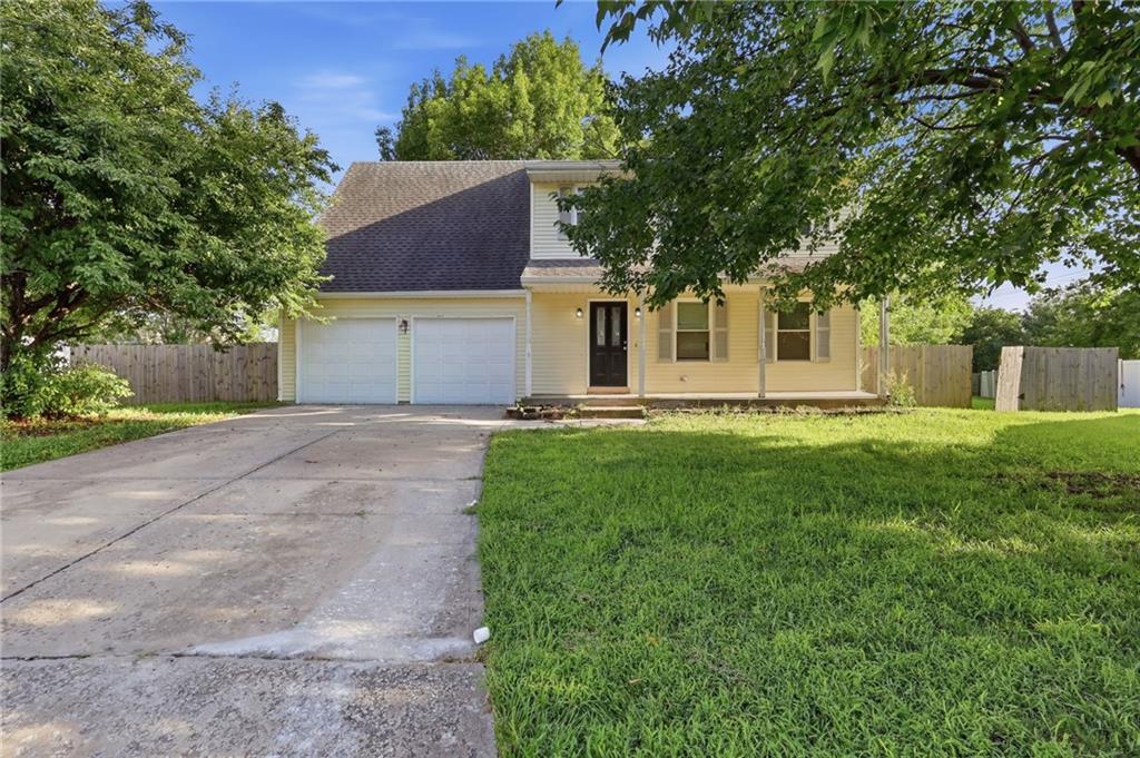1st image of 201 N Poplar Dr, Gardner, KS 66030 | MLS# 2632579