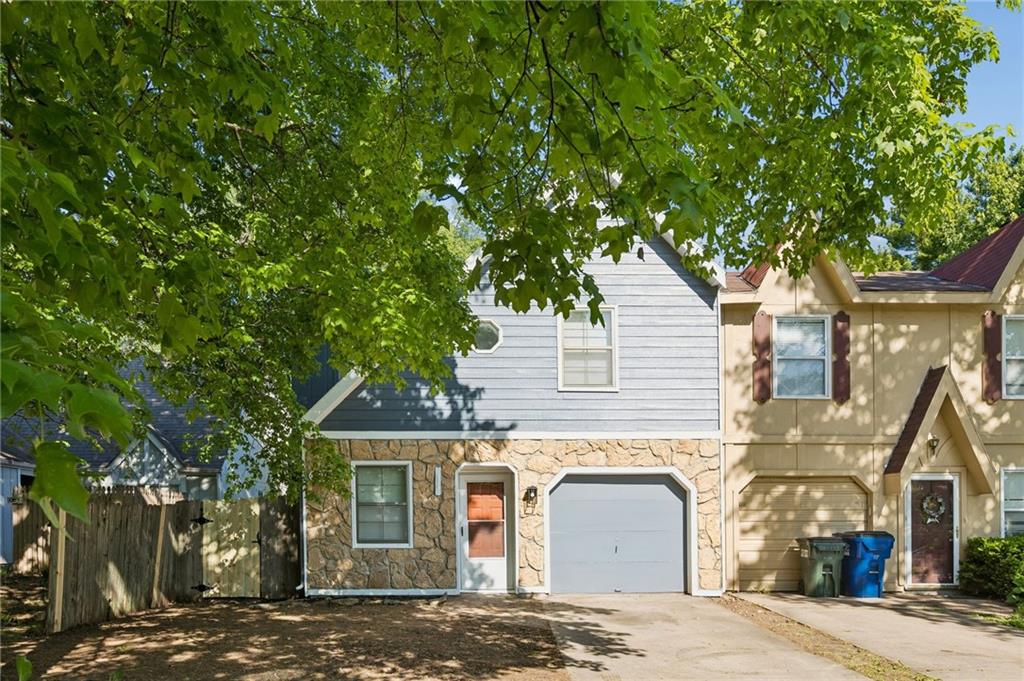 2nd image of 303 Northwood Ln, Lawrence, KS 66044 | MLS# 2632586