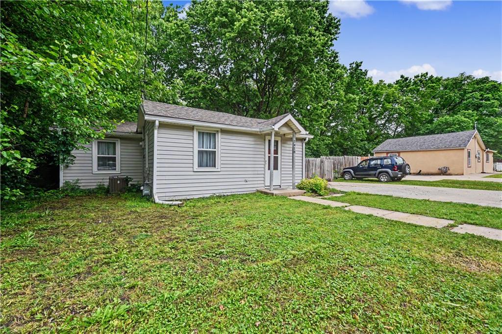2nd image of 1418 Maple Ln, Lawrence, KS 66044 | MLS# 2632595