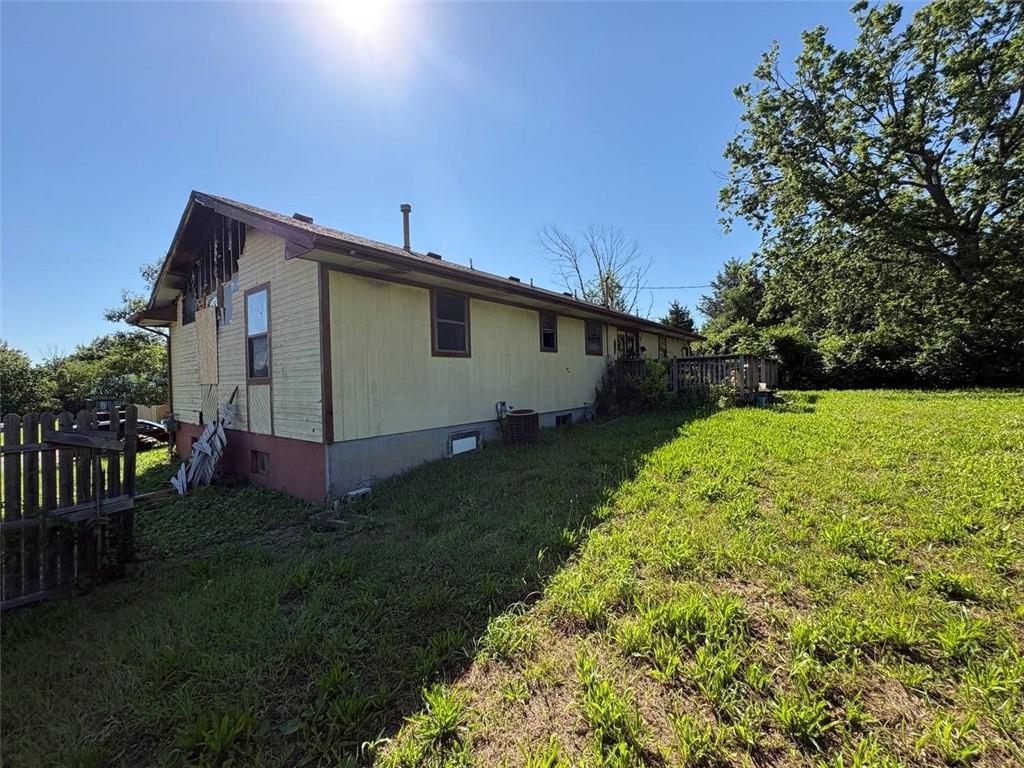 3rd image of 3801 Se Evans St, Topeka, KS 66609 | MLS# 2632613