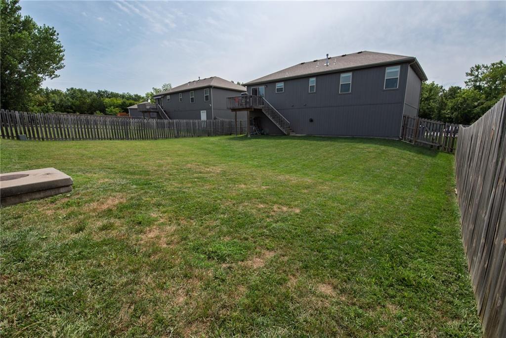 4th image of 212 Ne Greystone Wy, Grain Valley, MO 64029 | MLS# 2632614