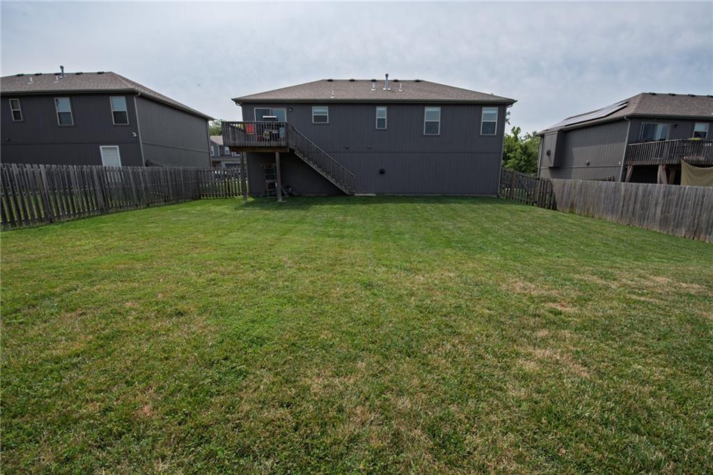 5th image of 212 Ne Greystone Wy, Grain Valley, MO 64029 | MLS# 2632614