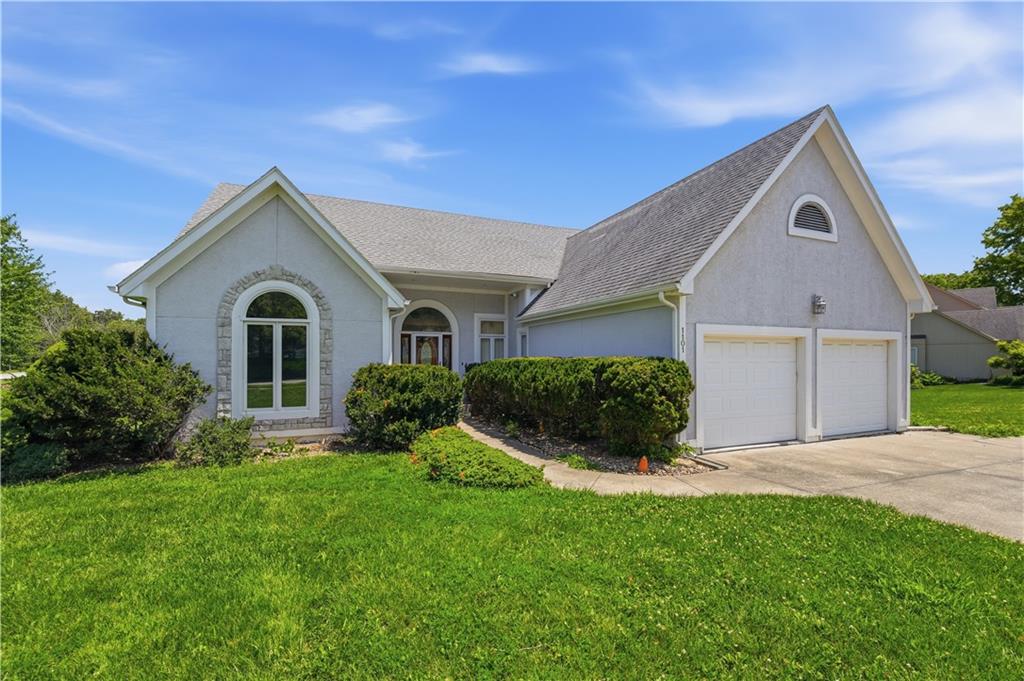 2nd image of 1101 Ne Waterfield Village Dr, Blue Springs, MO 64014 | MLS# 2632617