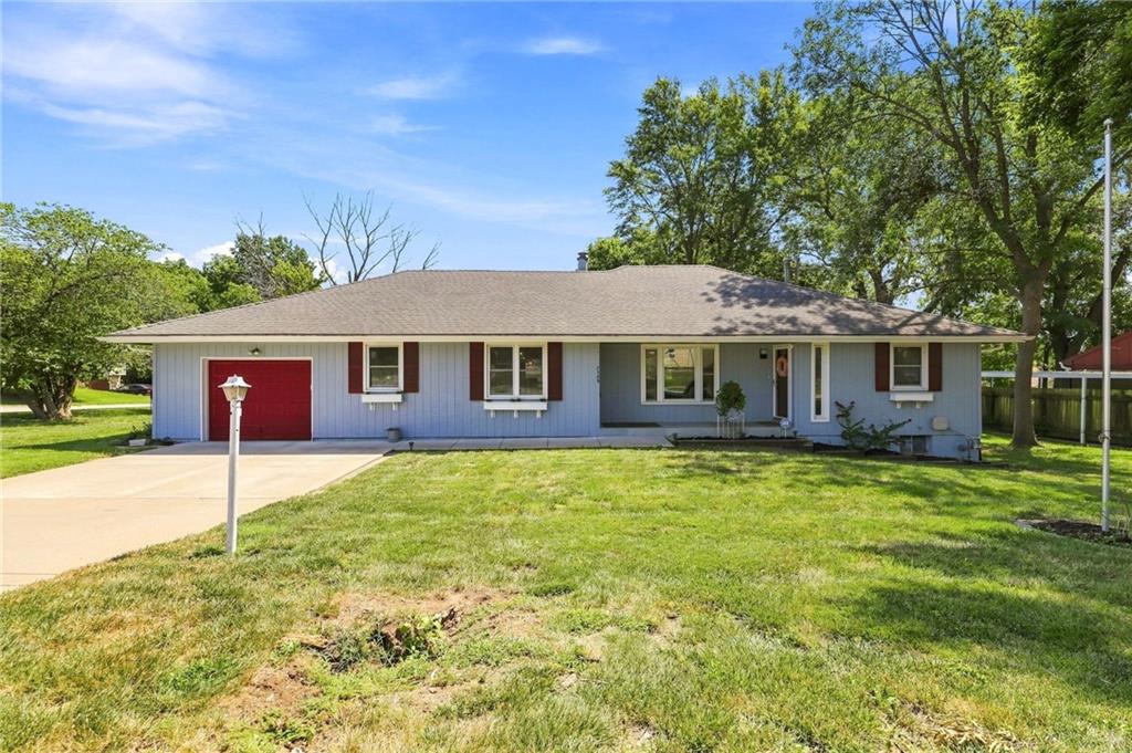 2nd image of 7305 N Harrison St, Kansas City, MO 64118 | MLS# 2632618