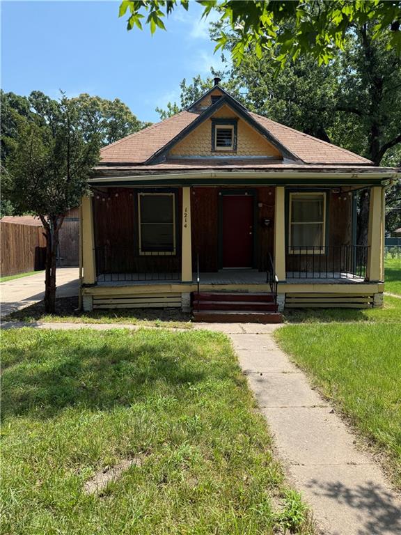 1st image of 1214 Oakland Ave, Topeka, KS 66616 | MLS# 2632628