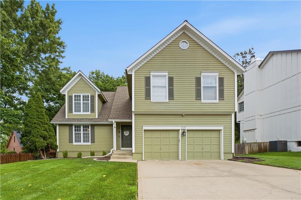 1st image of 11205 Riley St, Overland Park, KS 66210 | MLS# 2632637