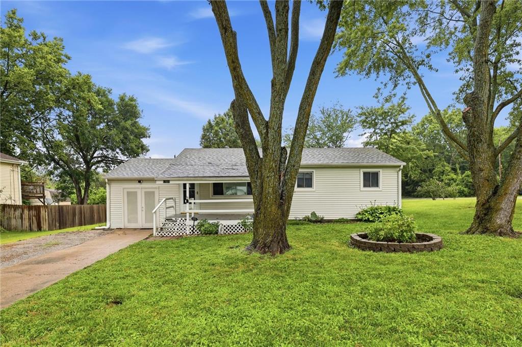 1st image of 17511 Montgall Dr, Belton, MO 64012 | MLS# 2632641