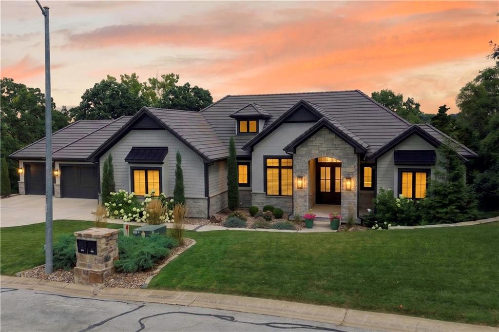 2nd image of 4761 Nw Canyon Rd, Lees Summit, MO 64064 | MLS# 2632657