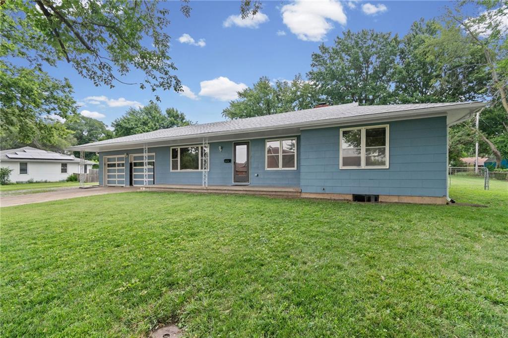 3rd image of 804 Sw 19Th St, Blue Springs, MO 64015 | MLS# 2632672