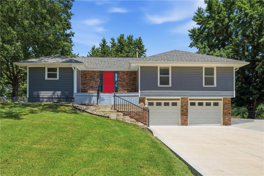 1st image of 21222 W 70th St, Shawnee, KS 66218 | MLS# 2632683